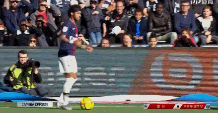 英超-曼城3-0轻取水晶宫，哈兰德梅开二度福登贴地斩破门（英超：曼城3-0完胜水晶宫，哈兰德梅开二度，福登低射破门）