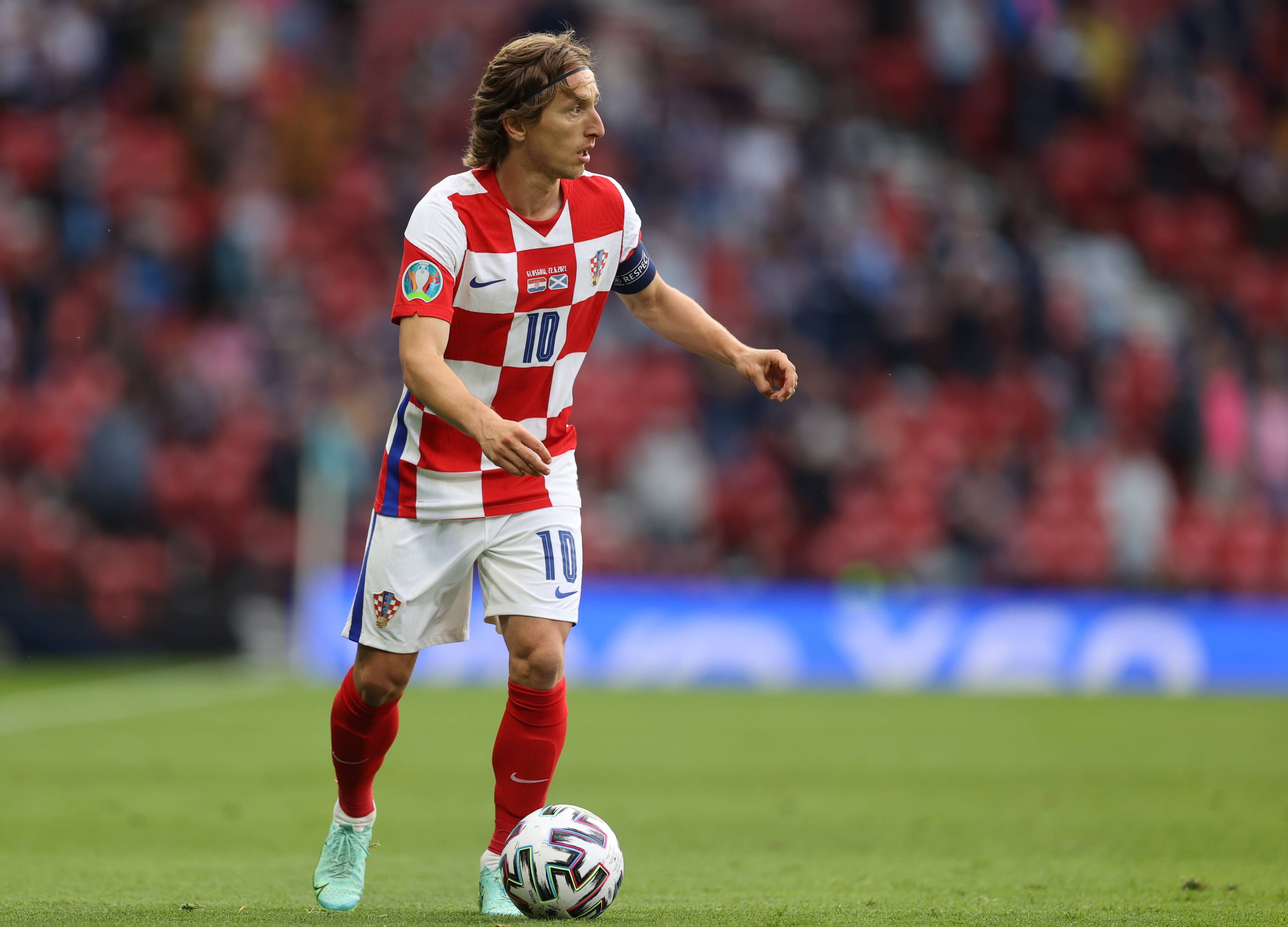 深入一线学习，英超与中国足协启动第三期青训教练培训