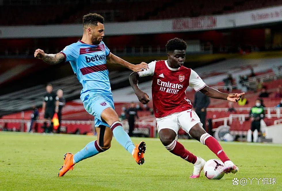 半场战报：斯洛伐克0-0北爱尔兰，双方破门乏术